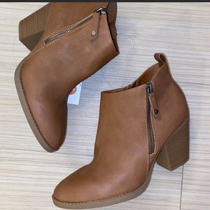 Universal Thread Jameson Double Zip Booties